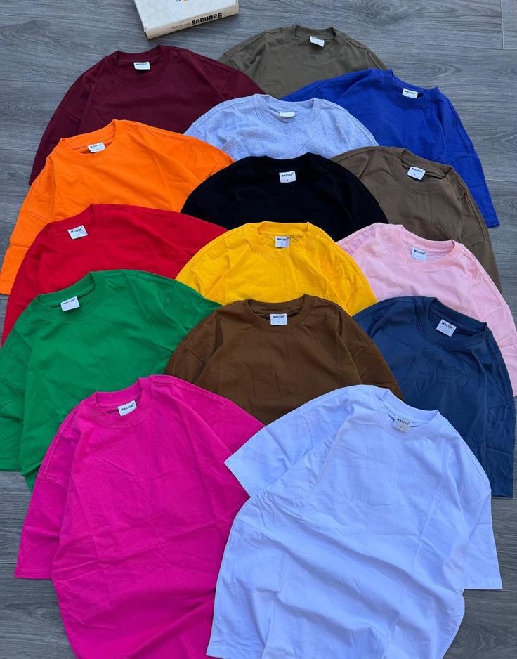 T-shirts colorés — Coton, plusieurs tailles